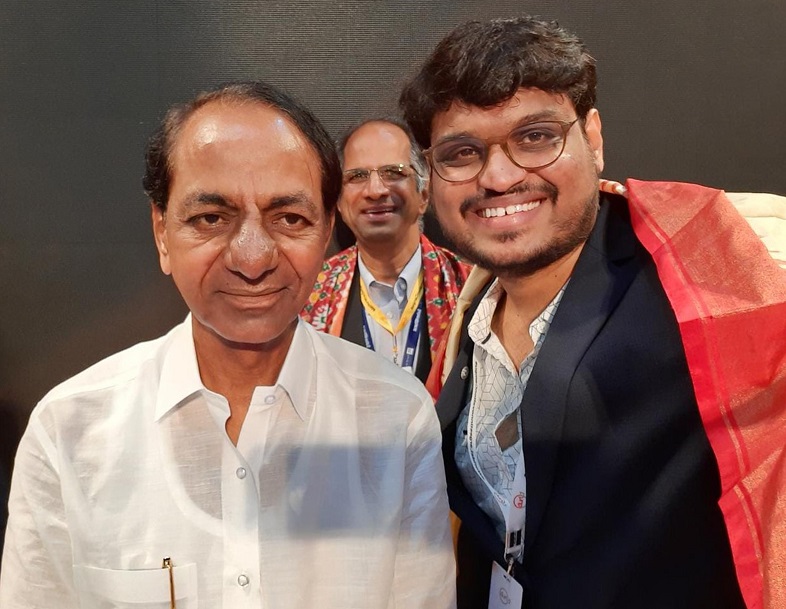 (L-R) CM of Telangana, Shri K Chandrashekar Rao & Harsha Bavirisetty, Co-Founder & COO of BILITI Electric