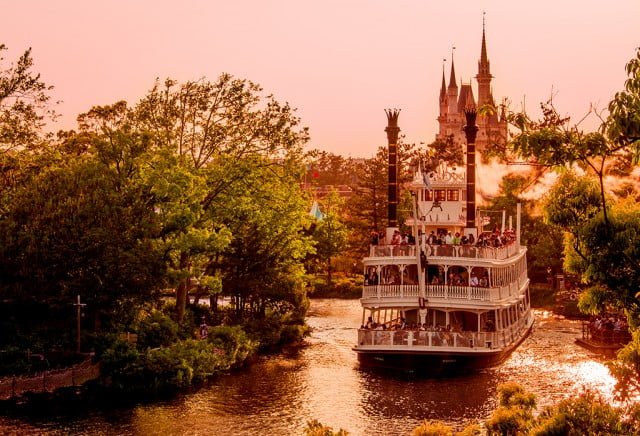 tokyo-disneyland-mark-twain-sunset