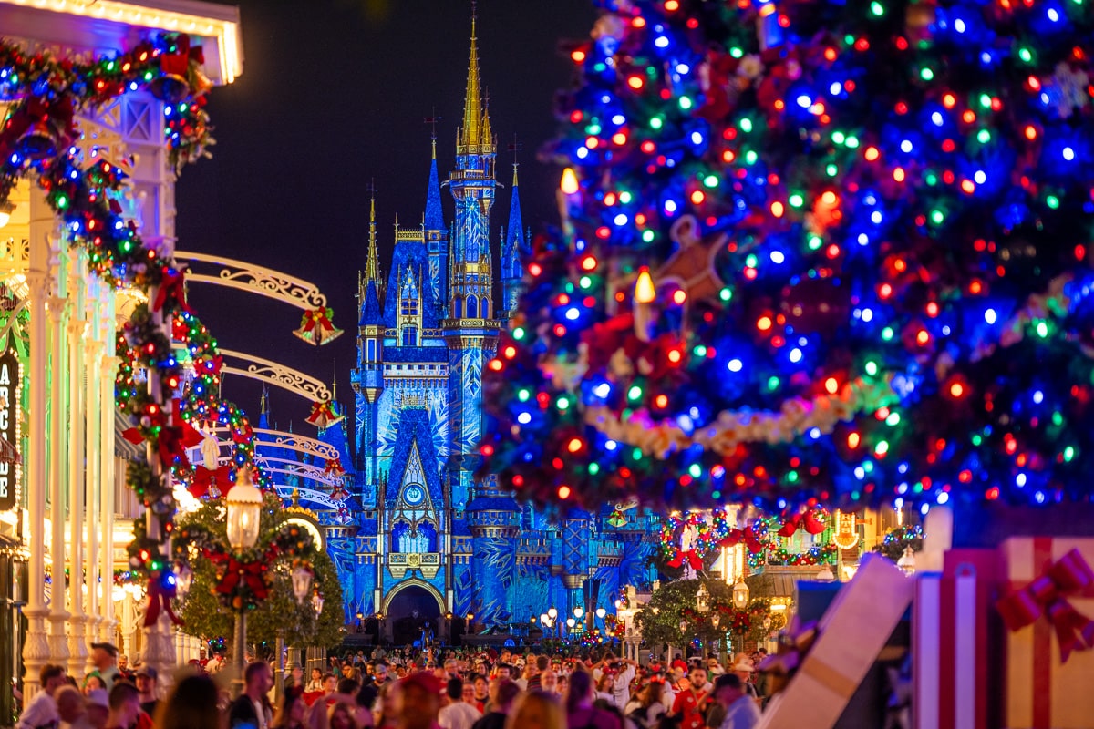 Disney World’s Busiest Week of the Year By Far! – Dolly Hot